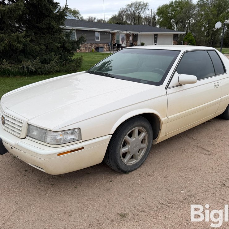 1999 Cadillac Eldorado 2-Door Coupe
