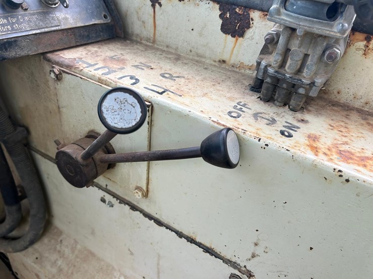 caterpillar-d25b-image-22
