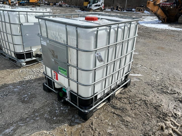 water-tank-tote-image-1