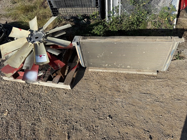 pallet-w/-(4)-fan-blade-assym.,-engine-mounts,-(1)-51”l-x-5”w-x-20”-h-cac-image-1
