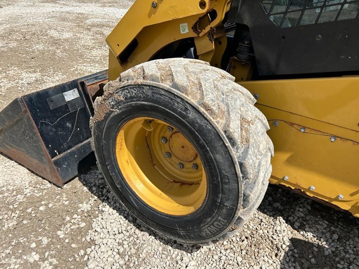 2015-caterpillar-246d-image-41