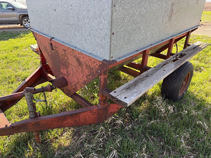 57”-x-7ft-auger-wagon-image-12
