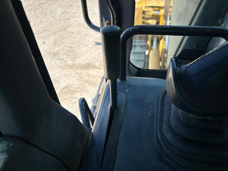 komatsu-d37ex-21-image-29