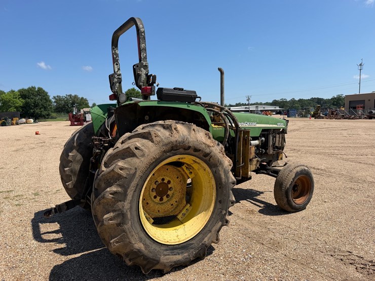 john-deere-5520-image-3