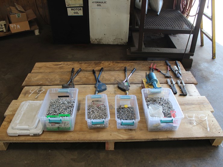 lot-of-rivet-guns-&-rivets-image-1