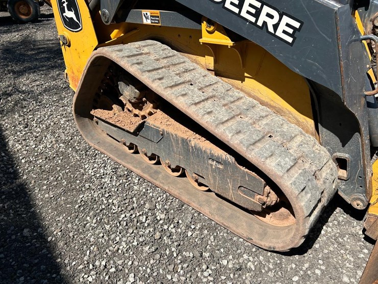 2023-deere-317g-image-12