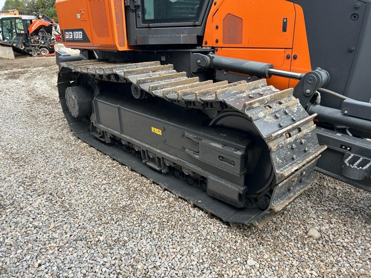 2026--develon-dd100-us10-crawler-dozer-image-11
