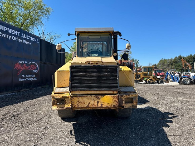 moxy-6225b-rock-truck-image-7