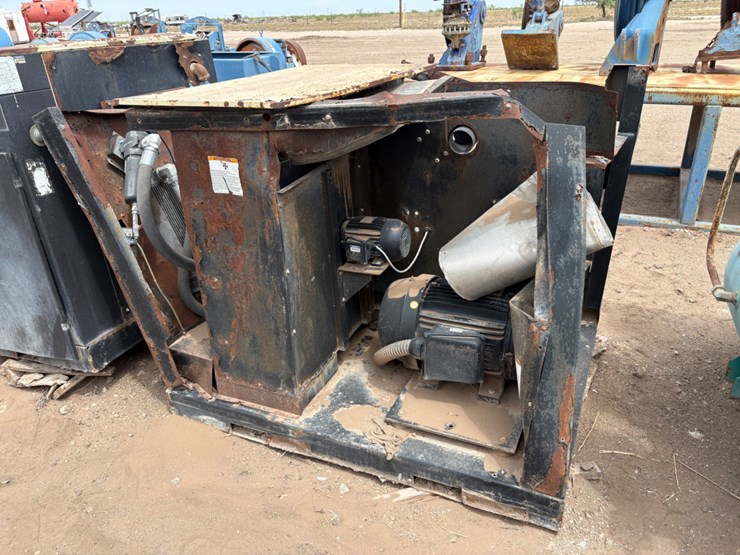 (3)-inoperable/incomplete-ingersoll-rand-up6-40-125-corkscrew-air-compressors-&-(1)-sullivan-palatek-air-compressor-image-4