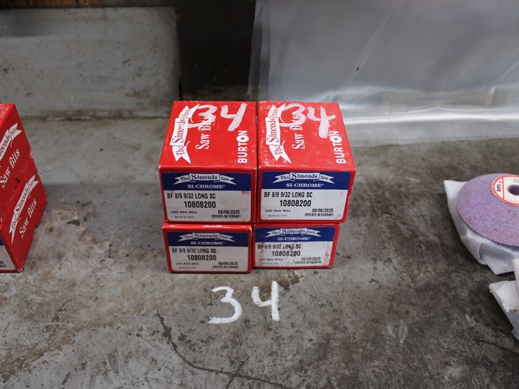 (4)-new-boxes-of-new-simonds-bf-8/9-9/32-log-saw-teeth-image-1