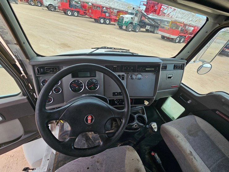 2013-kenworth-t370-image-10