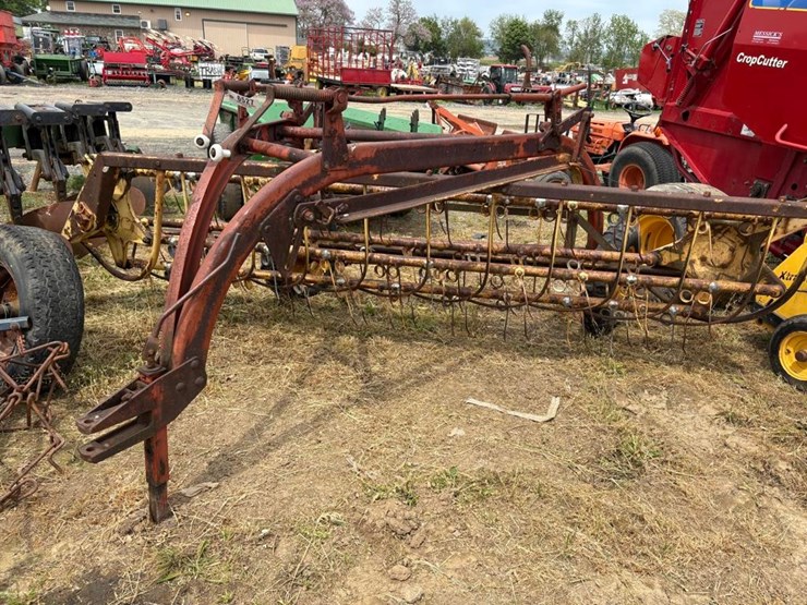 new-holland-258-image-2