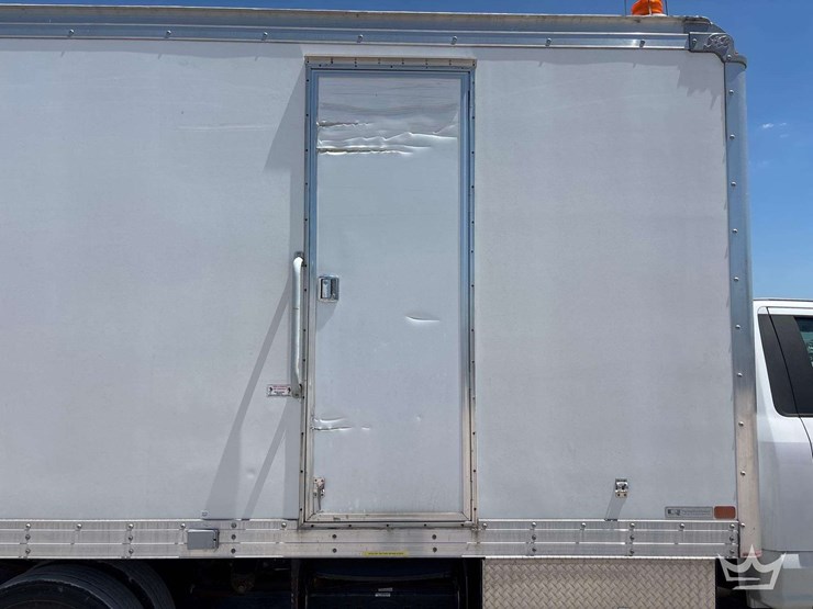 2020-ford-f550-image-26