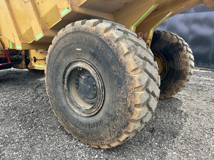 caterpillar-d25b-image-13