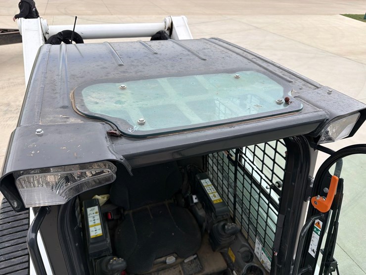 2023-bobcat-t770-image-49