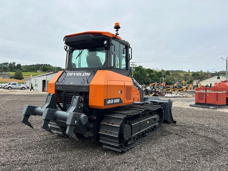 2026--develon-dd100-us10-crawler-dozer-image-4