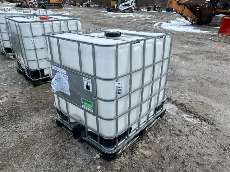 water-tank-tote-image-1