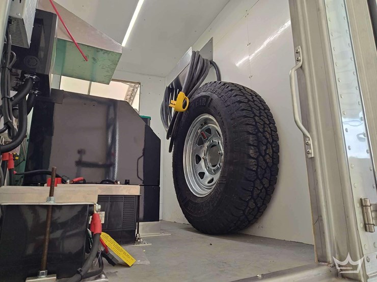 2025-precisions-provencal-22ft.-5th-wheel-mobile-office/-showroom-trailer-image-42