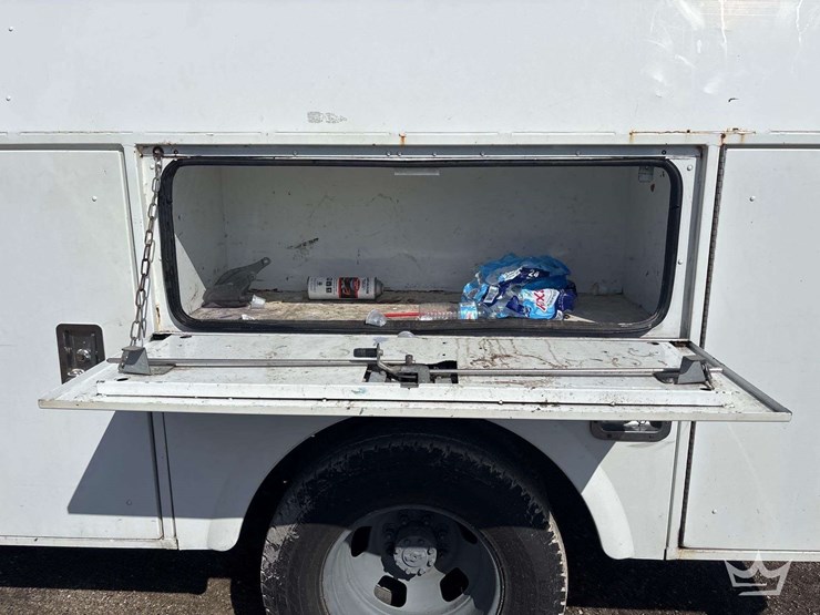 2014-dodge-3500-image-16