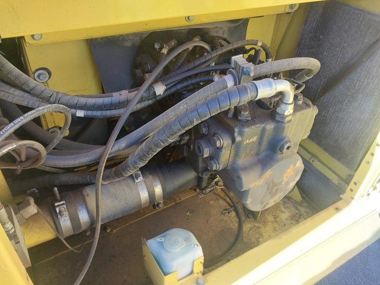 2013-komatsu-pc490-lc-10-image-24