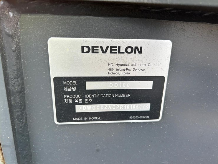 2026-develon-dd100-us10-crawler-dozer-image-32