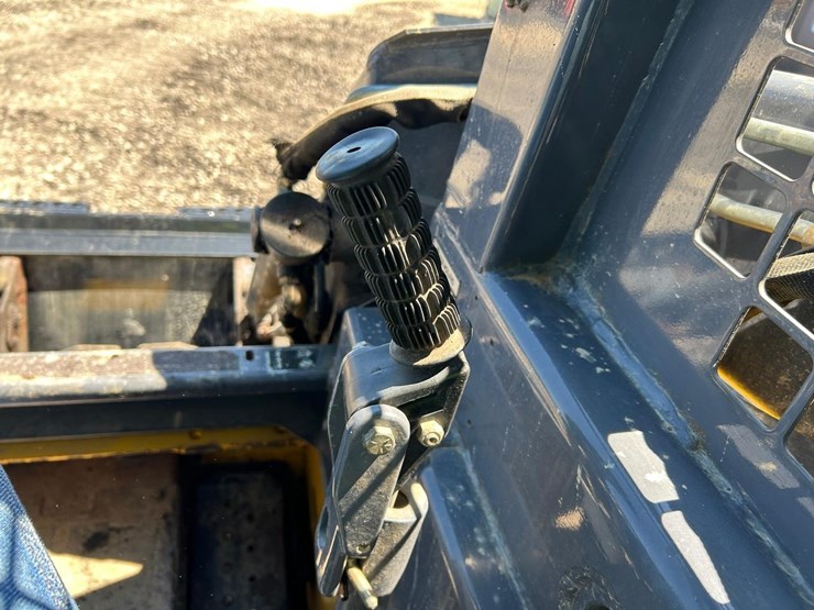 new-holland-ls150-image-19