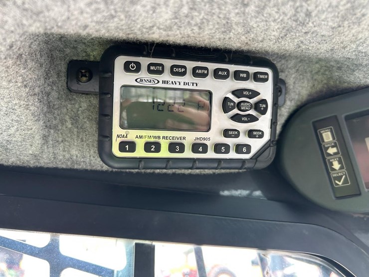 deere-333e-image-24