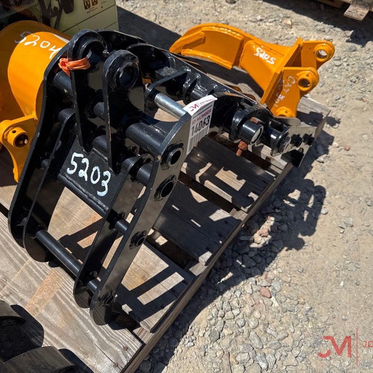 MINI EXCAVATOR GRAPPLE ATTACHMENT