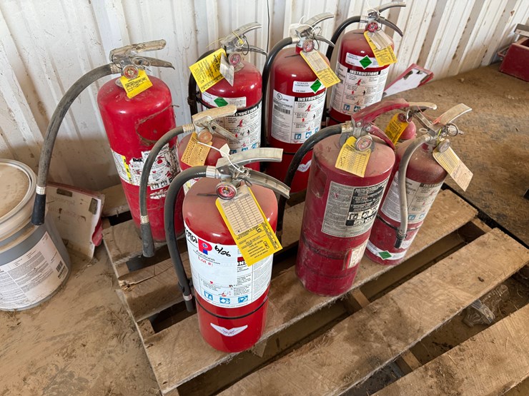 (5)-unused-fire-extinguishers-image-2