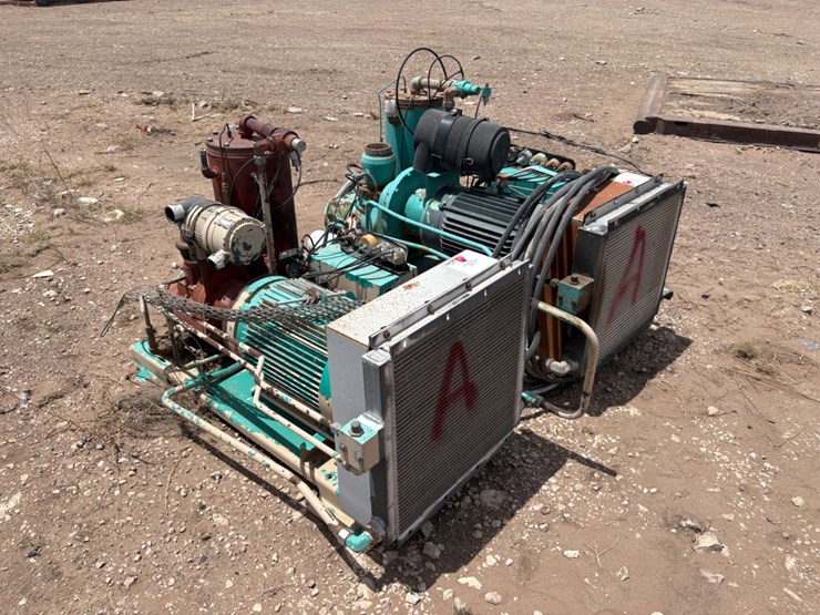 (2)-sullivan-palatek-dg-series-rotary-screw-air-compressors-image-2