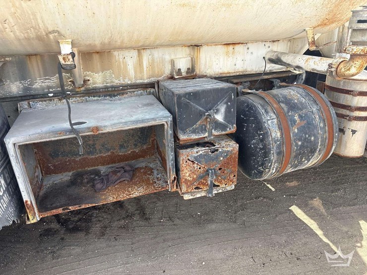 2000-mack-dm690s-image-14