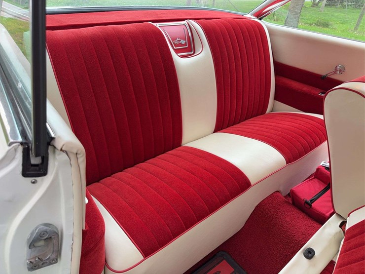 1961-chevrolet-impala-image-25
