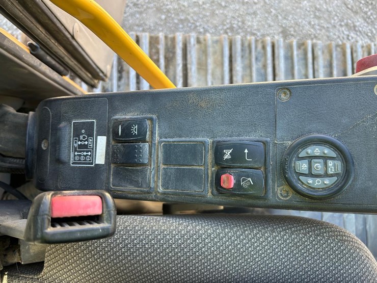 volvo-ec220dlc-excavator-image-30