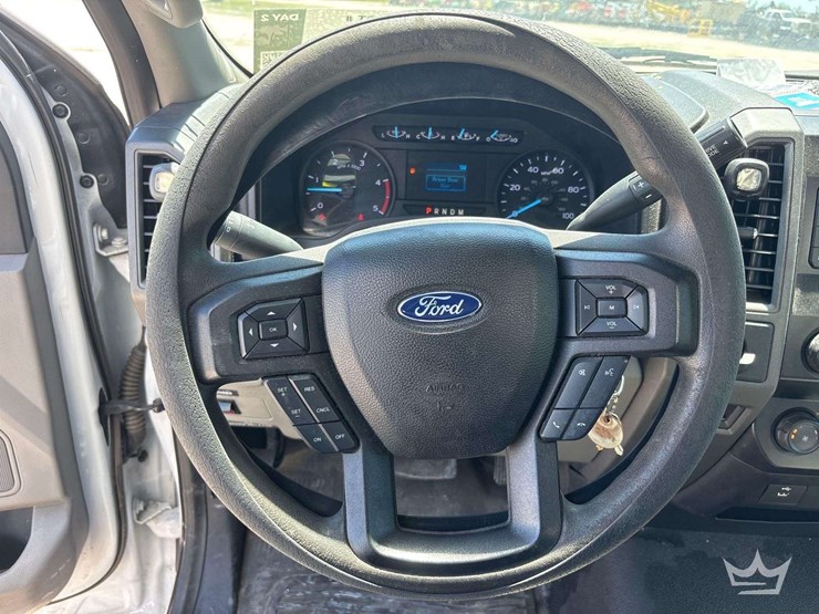 2020-ford-f550-image-29