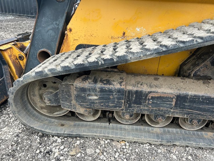 deere-333e-image-17