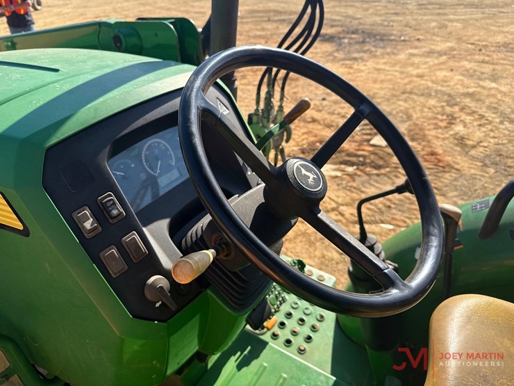 2017-john-deere-5055e-image-16