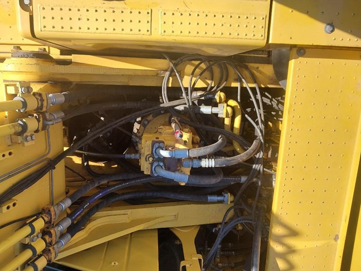 2013-komatsu-pc490-lc-10-image-22