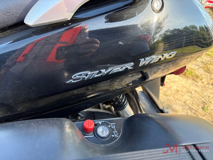 2002-honda-silver-wing-fsc600-motorcycle-image-8