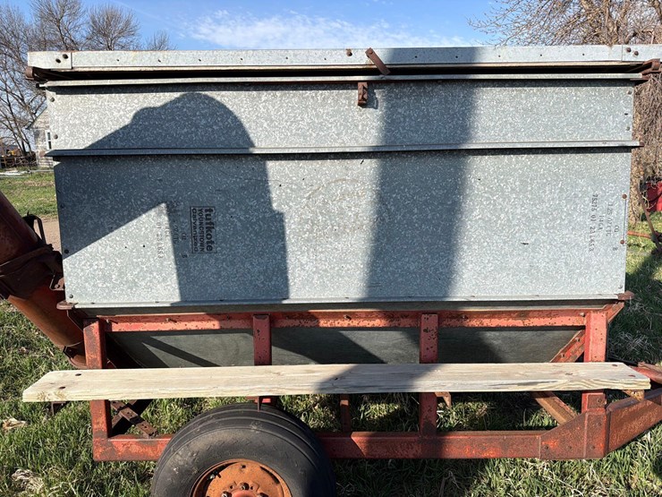 57”-x-7ft-auger-wagon-image-17
