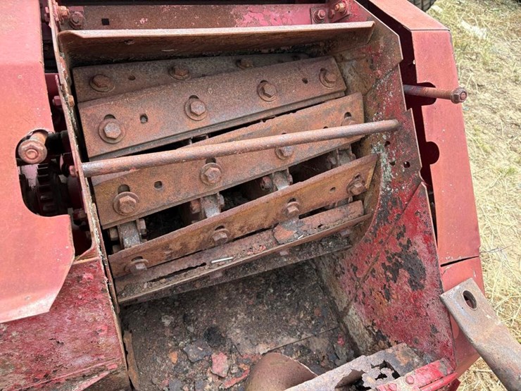 new-holland-790-image-7