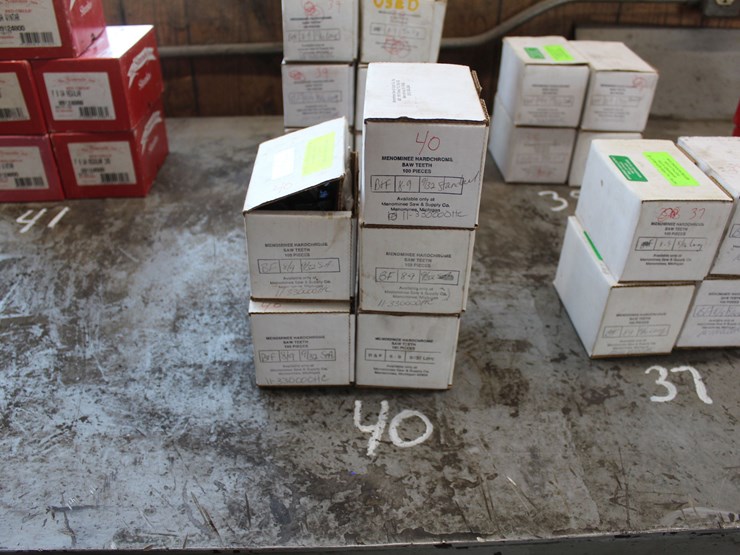 (5)-boxes-of-new-menominee-bf-8/9-9/32-standard-saw-teeth-image-1