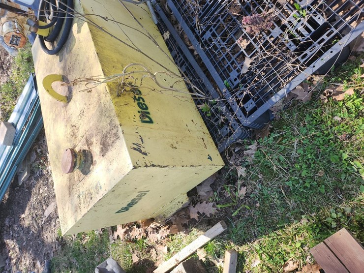 #6100-•-100-gallon-diesel-tank-(loganville,-wi)-image-4