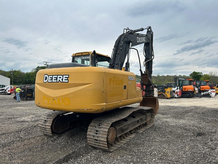 deere-160d-lc-image-4