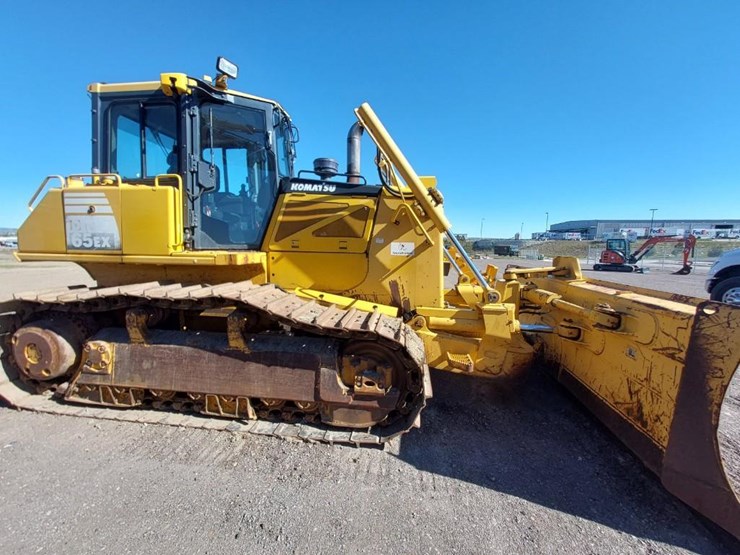 2011-komatsu-d65ex-16-image-8