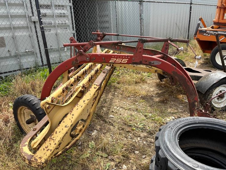 new-holland-256-image-2