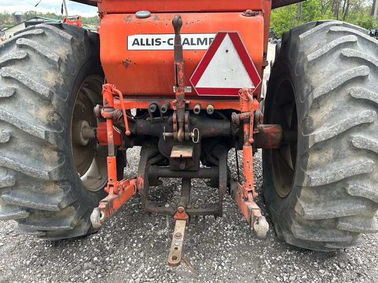 allis-chalmers-190xt-series-iii-tractor-image-12