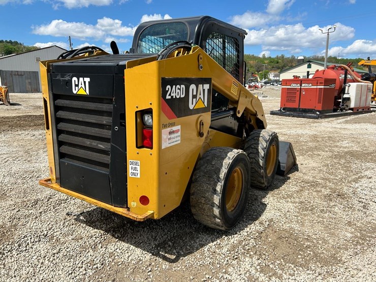 2015-caterpillar-246d-image-29