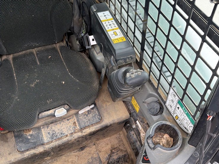 2023-bobcat-t770-image-39
