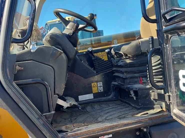 2014-jcb-535-140-image-14