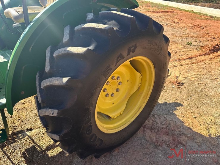 2017-john-deere-5055e-image-8